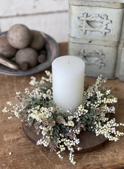 Crispin Berry Candle Ring, Cream