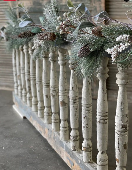 White Yule Berry & Pine Garland