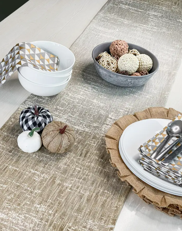 Sunset Table Runner, Beige/Gray