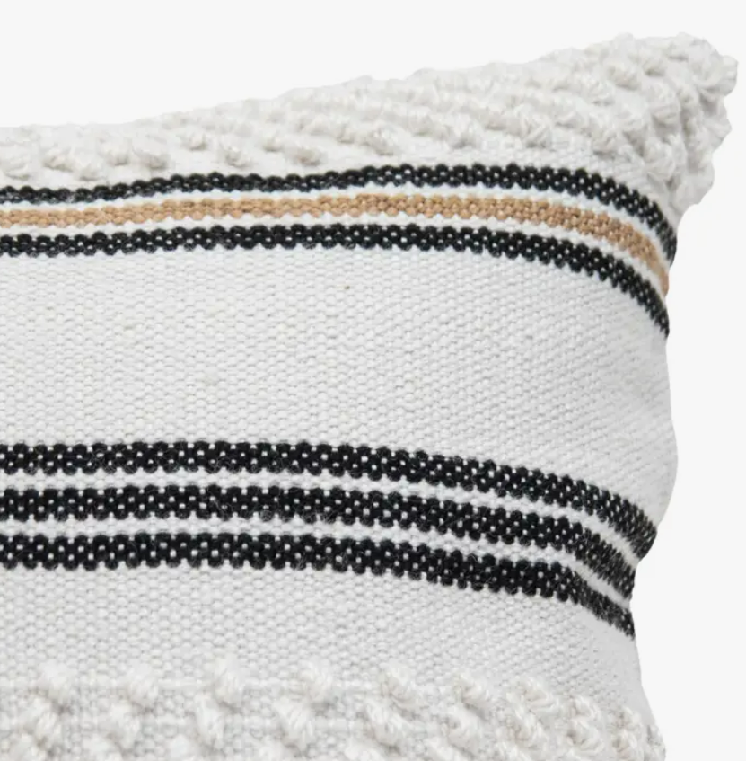 Daxton Pillow