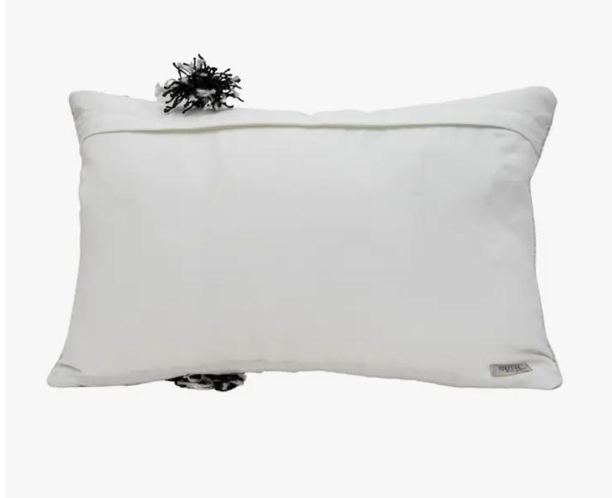 Ezra Pillow