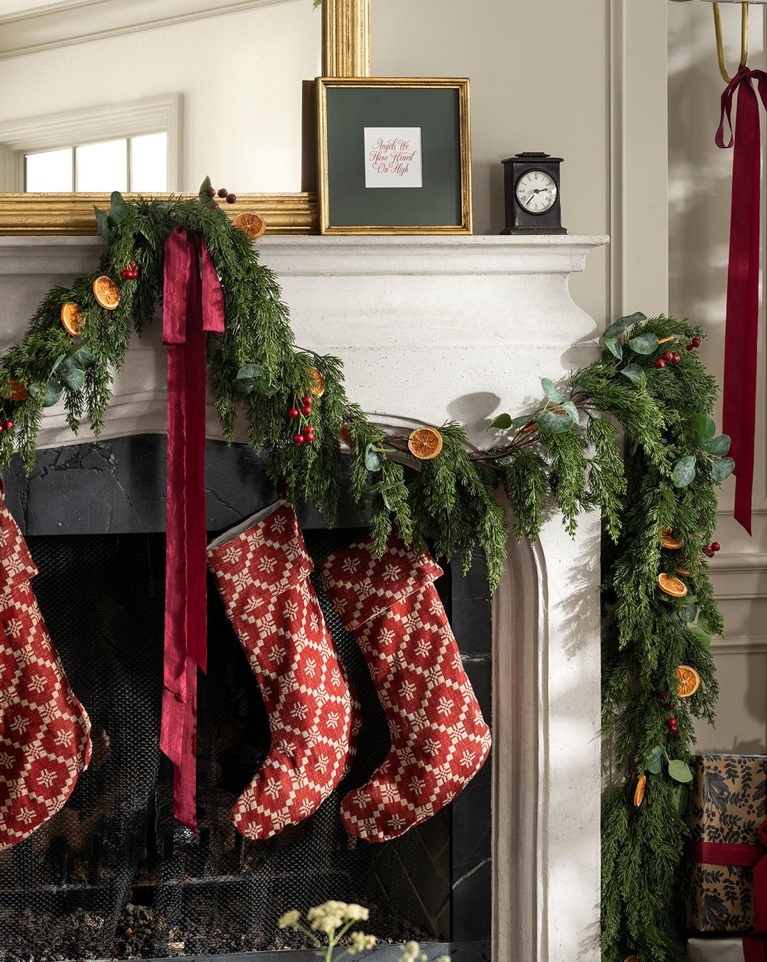 How to Decorate With Garland: 10 Stylish Garland Decorating Ideas for Any Season