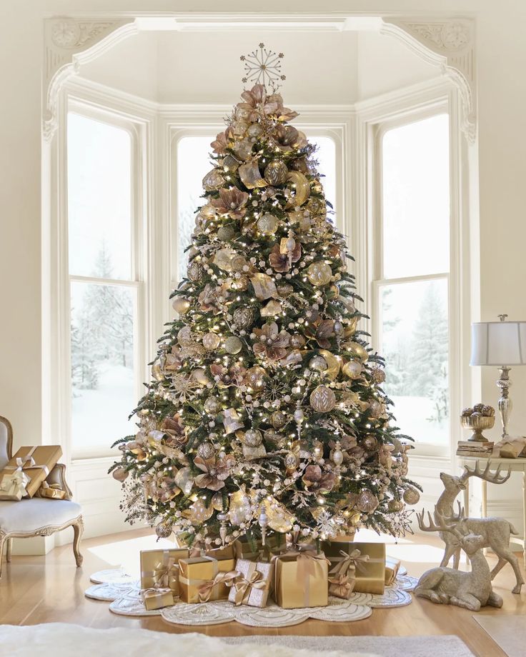 Magical Christmas Tree Inspo to Transform Your Holiday Décor