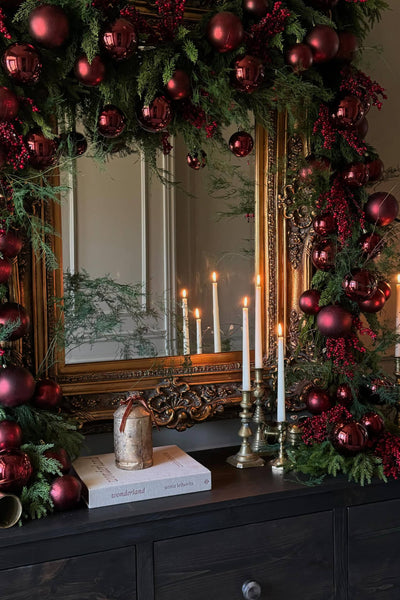 Christmas 2025 Color Inspo — Make Your Holiday Palette Pop