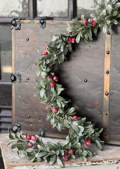 Crystalline Mistleberry Garland, 5 ft